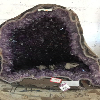 紫晶洞(水精宫殿)规格 宽36高41.5厚18CM重量 编号17003166