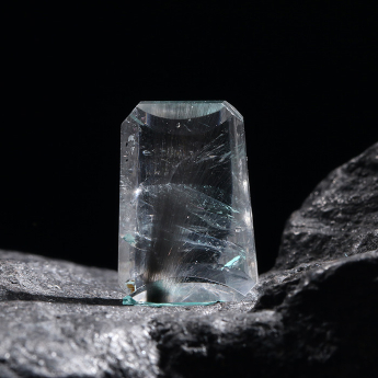 发晶特色挂坠 规格18*12*6.5mm 重量 /克 编码 93000796