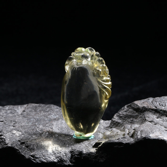 黄晶特色挂坠 规格23*42mm 重量 // 编码 93000057