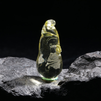 黄晶特色挂坠 规格17*37mm 重量 // 编码 93000058