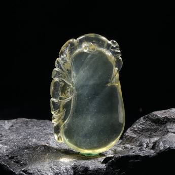 黄晶特色挂坠 规格21*44mm 重量 // 编码 93000186