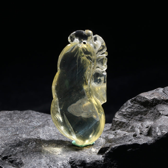黄晶特色挂坠 规格19*41mm 重量 // 编码 93000267
