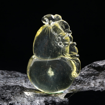 黄晶特色挂坠 规格27*39mm 重量 // 编码 93000498