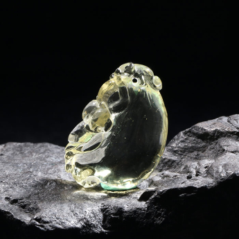 黄晶特色挂坠 规格26*35mm 重量 // 编码 93000622