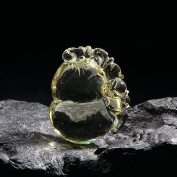 黄晶特色挂坠 规格26*33mm 重量 // 编码 93000757