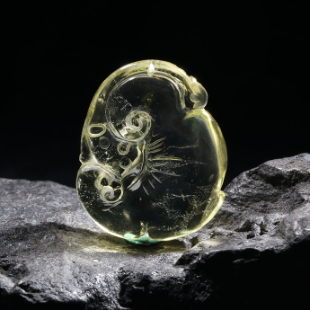 黄晶特色挂坠 规格27*33mm 重量 // 编码 93000760