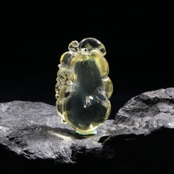 黄晶特色挂坠 规格21*37mm 重量 // 编码 93000773