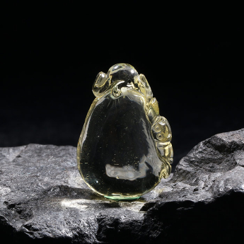 黄晶特色挂坠 规格24*35mm 重量 // 编码 93000824