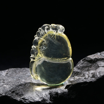 黄晶特色挂坠 规格27*38mm 重量 // 编码 93000774