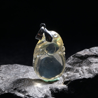 黄晶特色挂坠 规格22*34mm 重量 // 编码 93000825