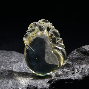 黄晶特色挂坠 规格22*30mm 重量 // 编码 93000912