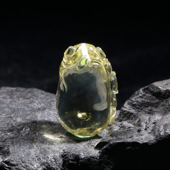 黄晶特色挂坠 规格39*26mm 重量 // 编码 93000957