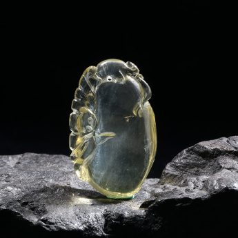 黄晶特色挂坠 规格25*39mm 重量 // 编码 93000969