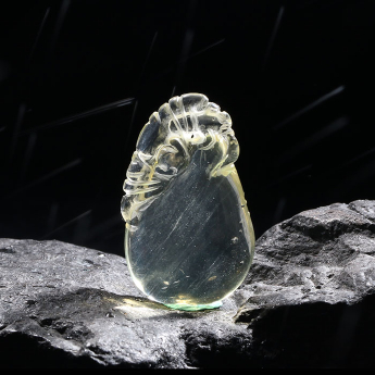 黄晶特色挂坠 规格23*38mm 重量 // 编码 93001015