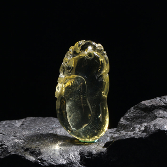 黄晶特色挂坠 规格23*44mm 重量 // 编码 93001040