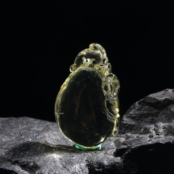 黄晶特色挂坠 规格21*35mm 重量 /克 编码 93001076