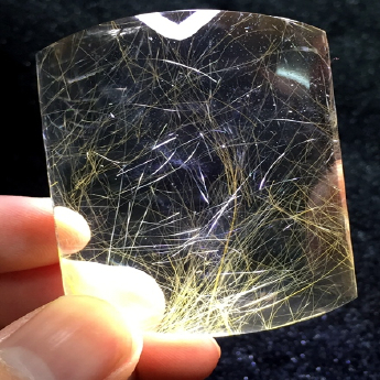 冰种金发晶梯形无字牌挂坠（129#茶） 规格49*32*8.5mm 重量 36.56克 编码 19000110