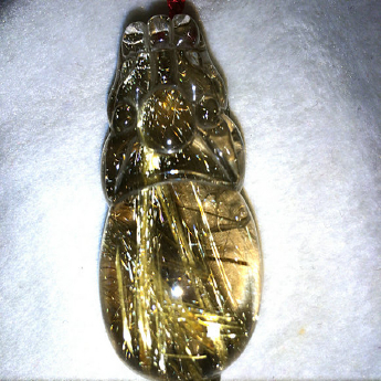 泰晶皮丘挂坠 规格45*20*20mm 重量 43.9克 编码 65000244