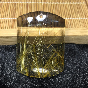 冰种泰晶长方形无字牌挂坠（5#茶） 规格46*32*13mm 重量 45.36克 编码 19000067
