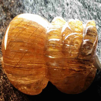 顶级猫眼金铜顺发皮丘挂坠（顶超大50B3) 规格3.1×2.2×1.55mm 重量 20.73克 编码 92251259