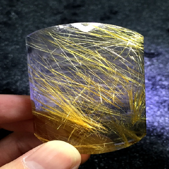 冰种金发晶梯形无字牌挂坠（3#茶） 规格52*33mm 重量 42.3克 编码 19000155