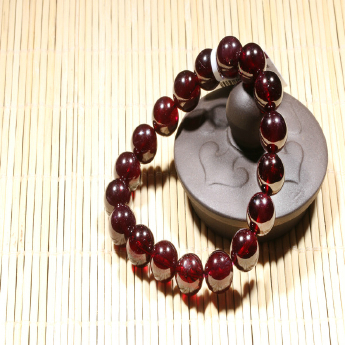 紫红星光石榴石圆形手链 规格11.5mm 重量 // 编码 80000762