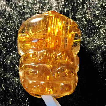 铜顺发皮丘挂坠 规格23*15*12mm 重量 7.11克 编码 92105601