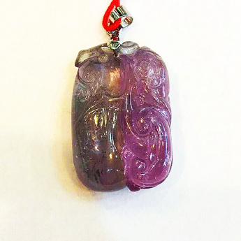 双色碧玺雕刻如意金蝠挂坠 规格29*19*11mm 重量 11.52克 编码 92201246