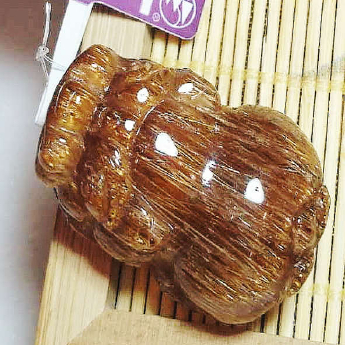 顶级猫眼金铜顺发皮丘挂坠（顶大38B7) 规格32*20*16mm 重量 17.24克 编码 92251290