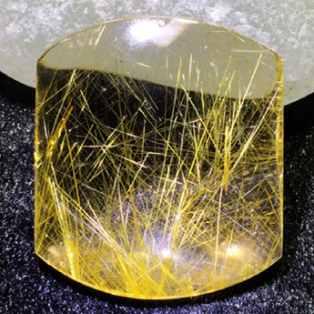 冰种金发晶梯形无字牌挂坠（61#白） 规格41*32mm 重量 29.48克 编码 19000042