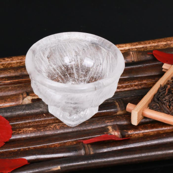 原石水晶方底冰烧杯(酒红便携袋) 规格7*5cm 重量 // 编码 35102917