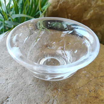 原石水晶弧边茶碗(凹底)规格宽9.5高5.4cm重量编号35102524