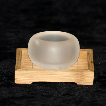 原石水晶磨砂厚壁小茶杯(内直)规格7*3.9重量编号35101054