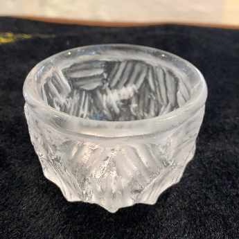 原石水晶冰烧杯(高)规格7-7.5*5.2*3.4重量编号35102138