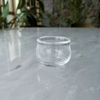寻味顺德-SiO2原石磨制的水晶撇口小茶杯(BRA) 编码：35102513 规格：高4*5CM