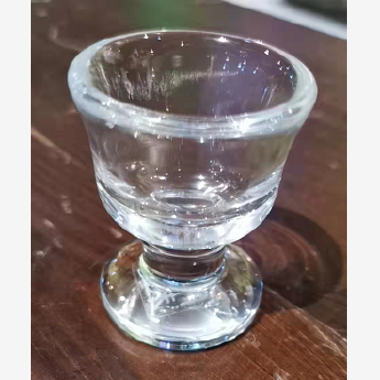 寻味顺德-SiO₂原石磨制的水晶高脚小酒杯(BRA) 编码：35102619 规格高6.2宽5.2cm