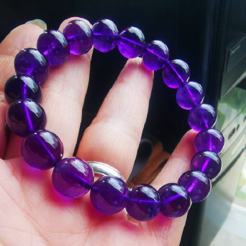 紫晶圆形手链 规格11mm 重量 33克 编码 82102587