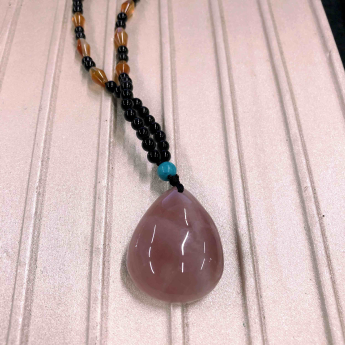 粉紫晶水滴形挂坠+黑曜石圆珠套链 规格/mm 重量 30克 编码 82300213