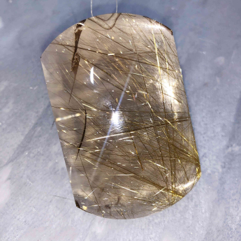 冰种金发晶梯形无字牌挂坠（7#茶） 规格62*40mm 重量 67.03克 编码 19000102