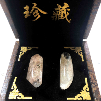花幽灵原矿石摆件(2件套、带盒）(水晶大王收藏) 规格69*23/ 重量 96克 编码 19002890