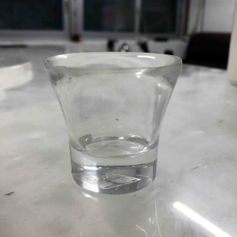 原石水晶弧口小酒杯 规格宽5.6高5.1cm 重量 // 编码 35200118