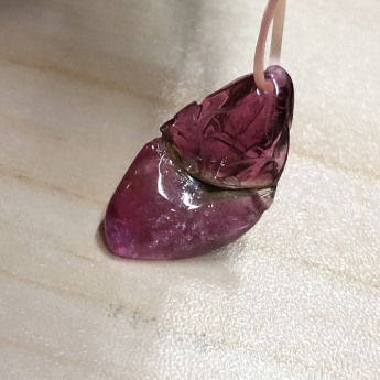 西瓜碧玺草莓挂坠 规格/mm 重量 1.2克 编码 61001019