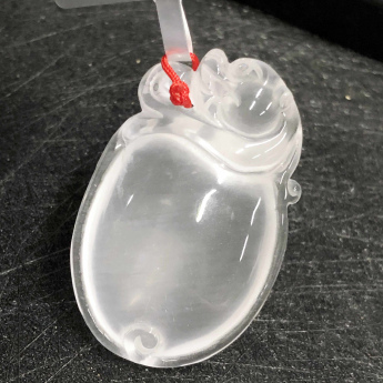 乳白晶特色挂坠 规格18*42mm 重量 /克 编码 93000570