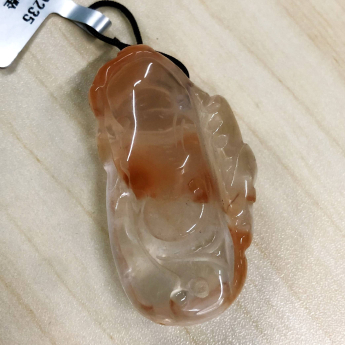 兔毛特色挂坠 规格4.2×2.4×1.5mm 重量 20.52克 编码 92000235