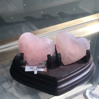 粉晶心形摆件（心相印） 规格51*44mm 重量 0.1/ 编码 22003677