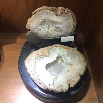 玛瑙聚宝盆摆件 规格11.7×15×15.5/ 重量 // 编码 22100005