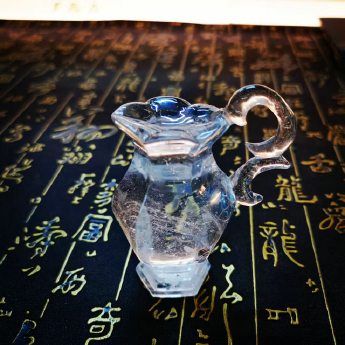 白晶酒壶摆件 规格72*39mm 重量 0.147kg 编码 20500751