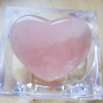粉晶心形摆件 规格80*70mm 重量 0.02/ 编码 22004035