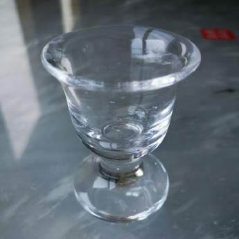 原石水晶高脚小酒杯 规格7*8cm 重量 // 编码 35100004
