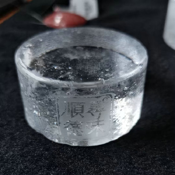 寻味顺德原石泡茶水晶块（圆柱形） 规格直径49.5高28.5mm 重量 // 编码 35100013